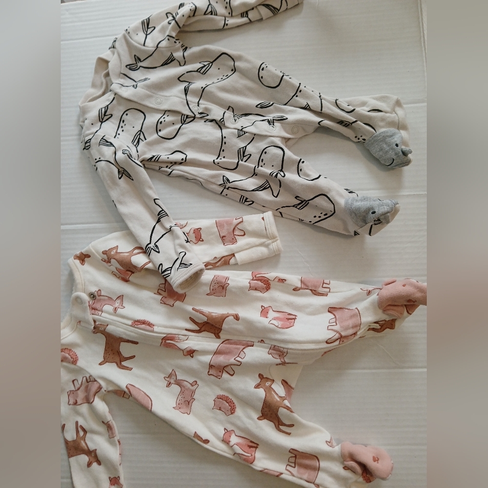 Adorable Animal Print Baby Onesies Lot Of 2 Newborn
